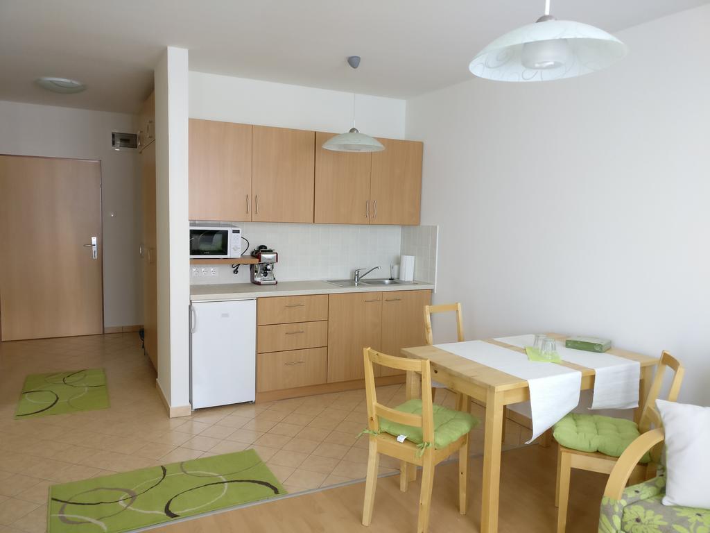 Jade Apartment Hegyko Bagian luar foto