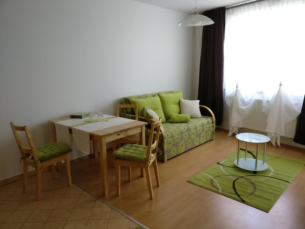 Jade Apartment Hegyko Bagian luar foto
