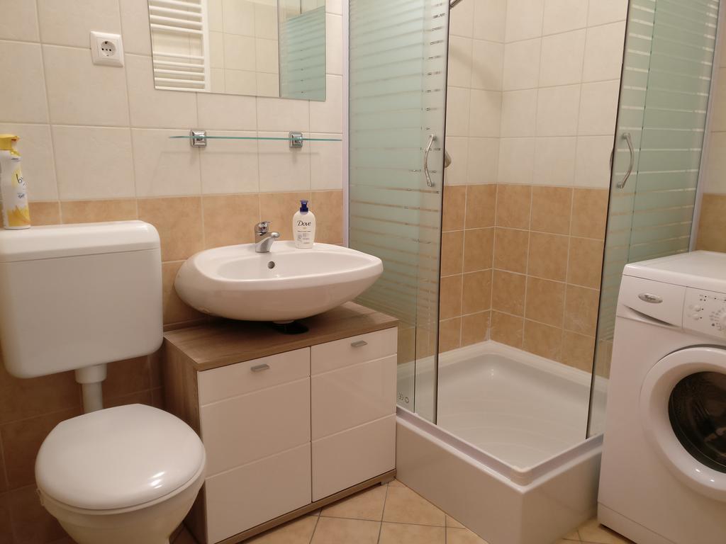 Jade Apartment Hegyko Bagian luar foto