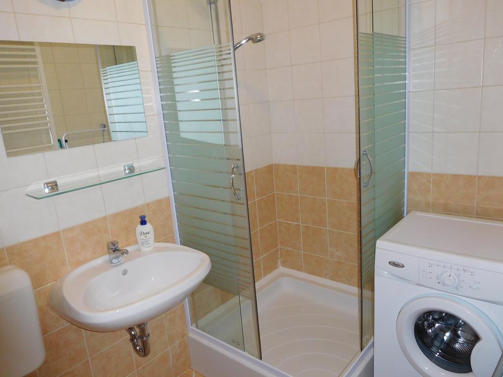 Jade Apartment Hegyko Bagian luar foto